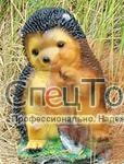 Фигурка Ежик коричневый с лопатой - фото